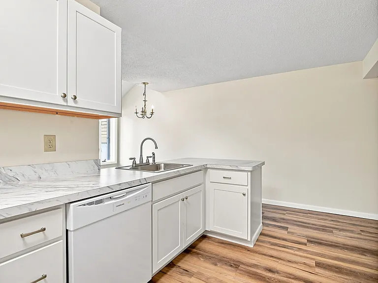 44 Tolland Ave #20 — Photo 9