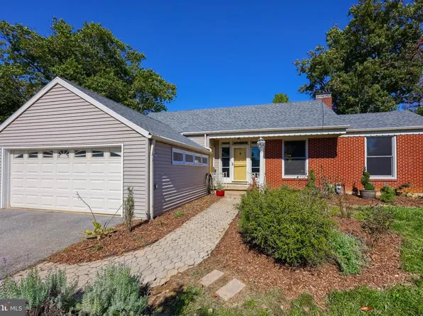 85 Elizabeth St, Landisville, PA 17538