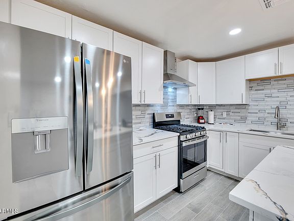 5th image of 2041 N 47th Dr