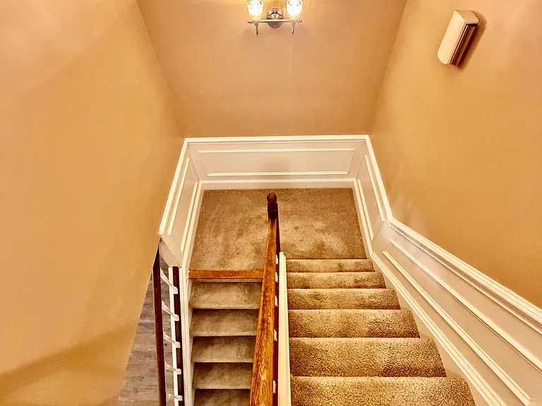 606 Crown Point Dr — Photo 14