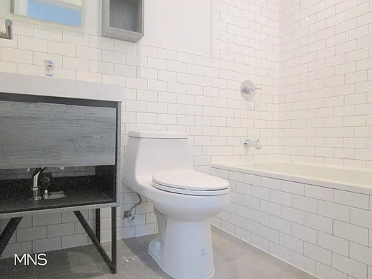 Rented by MNS | media 10