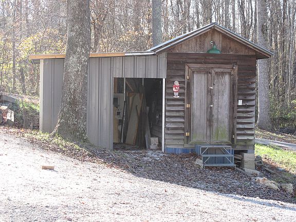 4th image of 124 Ward Ln