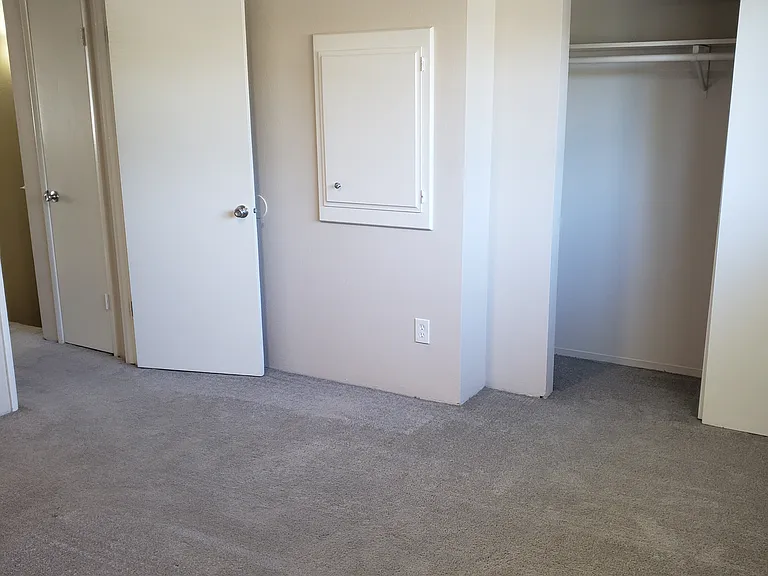 Sherwood Manor Apts — Photo 12