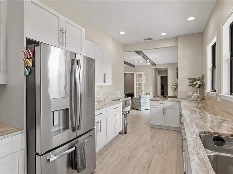 1905 Tulip Dr — Photo 17