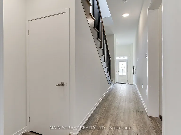 12 Donald Ingram Cres — Photo 7