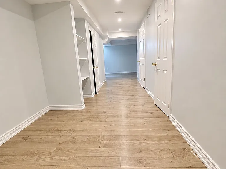 2372 Cornerbrooke Cres — Photo 19