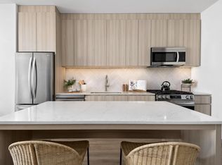 511 S Damen Ave #801, Chicago, IL 60612
