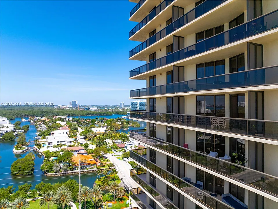 16275 Collins Ave #1703