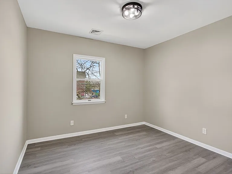 378 Grand St — Photo 21
