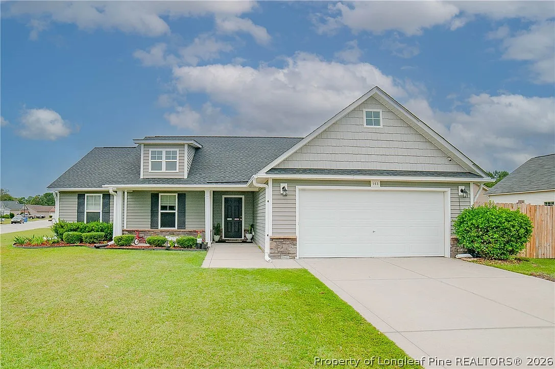 4 bed, 2.0 bath, 1549 sqft, $1,900 — Photo 1