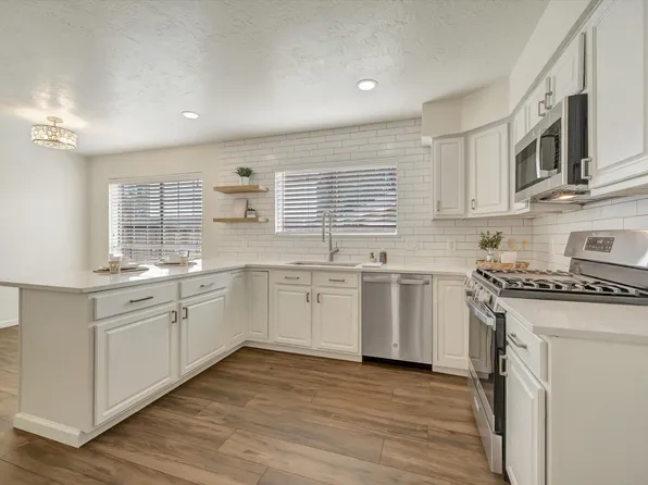 14810 Silver Knight Ct, Houston, TX 77062