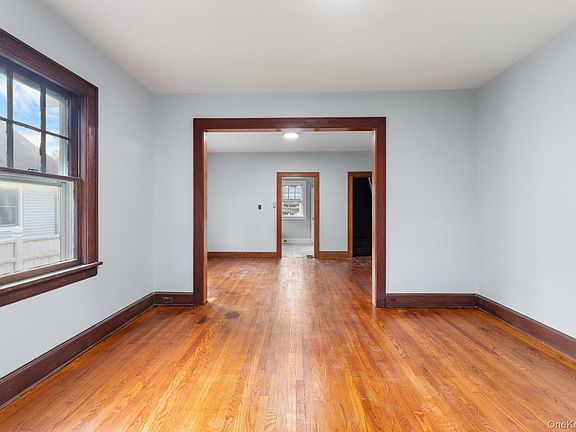 5th image of 16 Oak Terrace