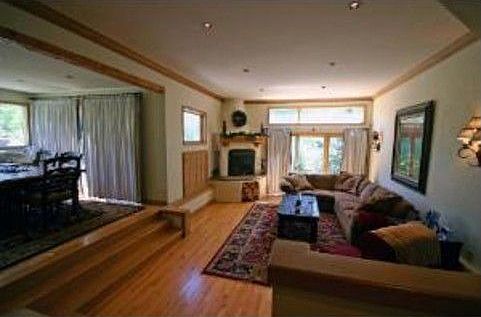 4th image of 4879 Meadow Dr