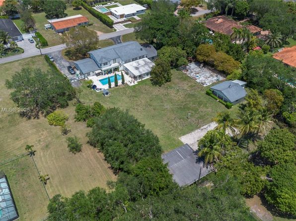 8350 SW 98th St, Miami, FL 33156