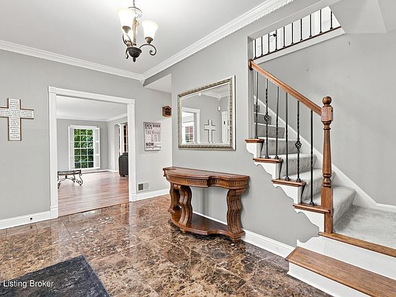 5th image of 7216 Shefford Ln