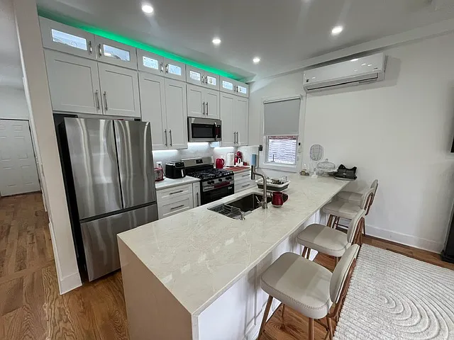 110 Walnut St #1