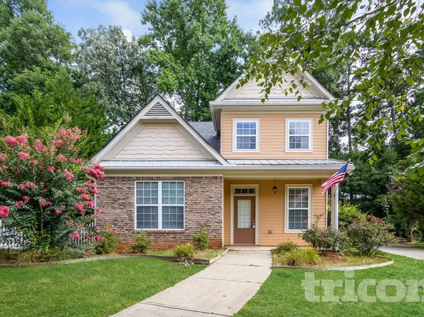 104 Holcomb Manor Dr, Ball Ground, GA 30107