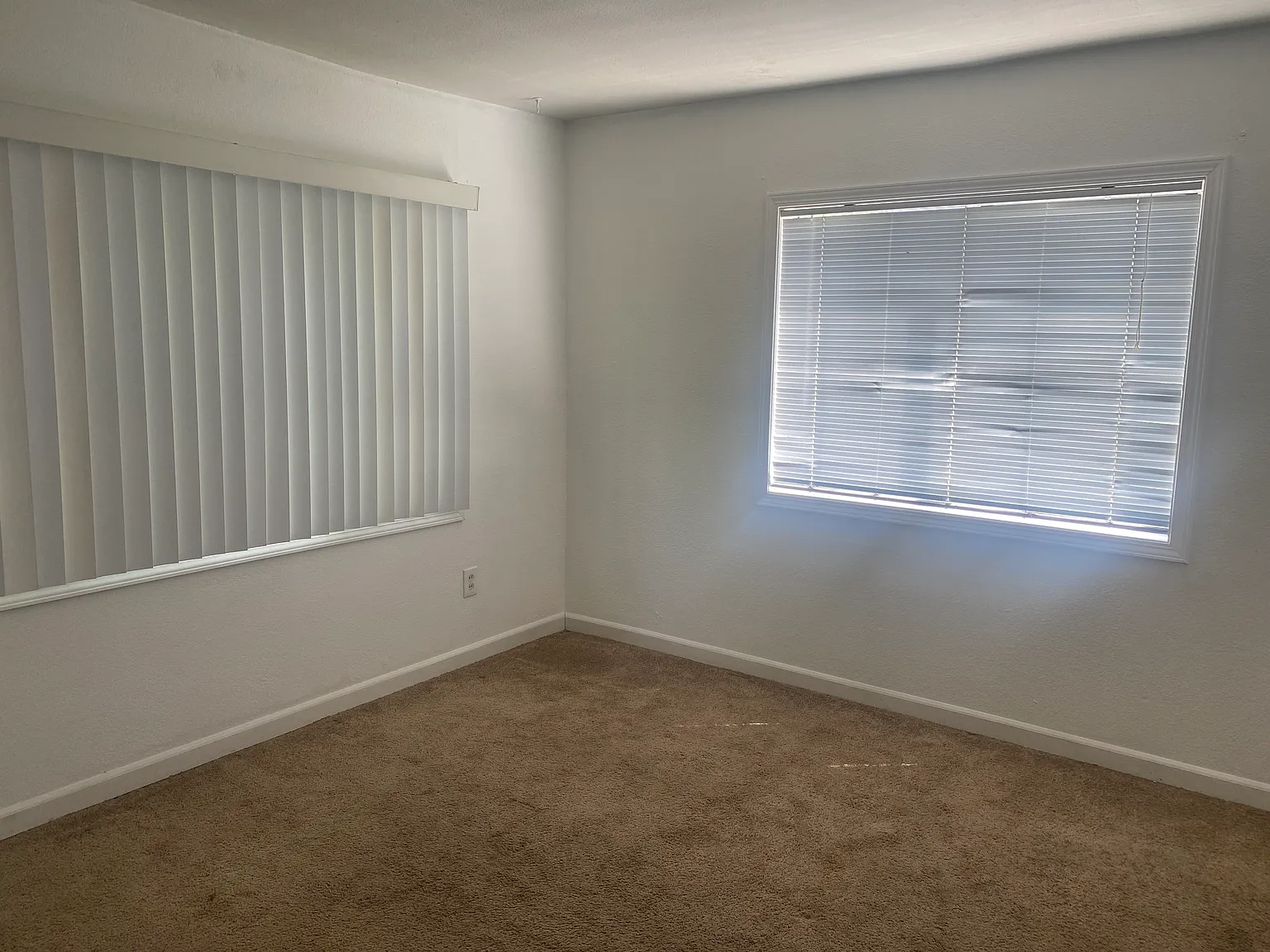 2 bed, 1000 sqft, $1,480 — Photo 2