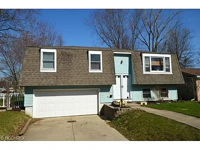 8742 Usher Rd photo 1