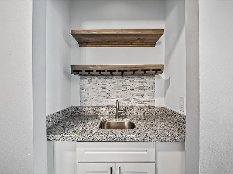 5150 Hidalgo St #402 — Photo 23