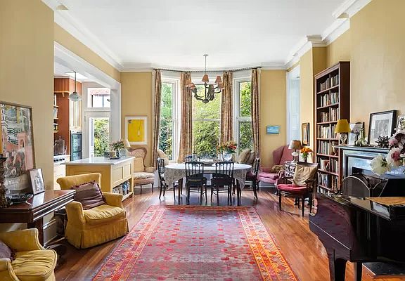 2nd image of 43 Garden Pl