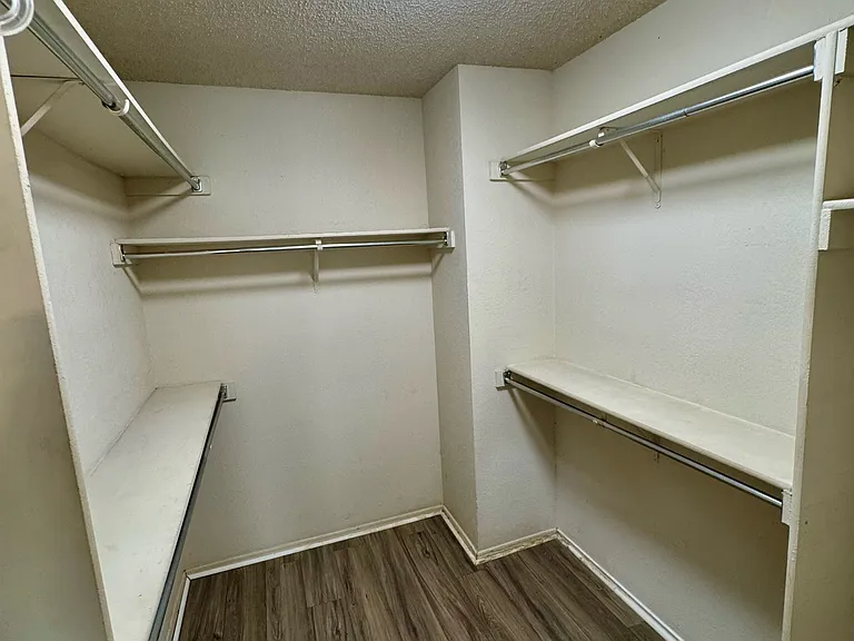 4415 Seville Ln — Photo 11