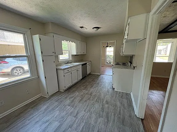 4518 Randall Dr — Photo 8