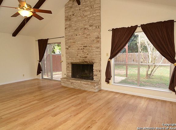 5th image of 136 Dawn Dr