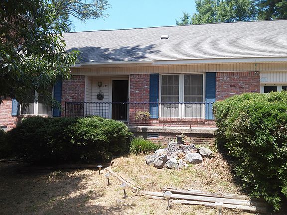 2nd image of 134 Fairwood Cir