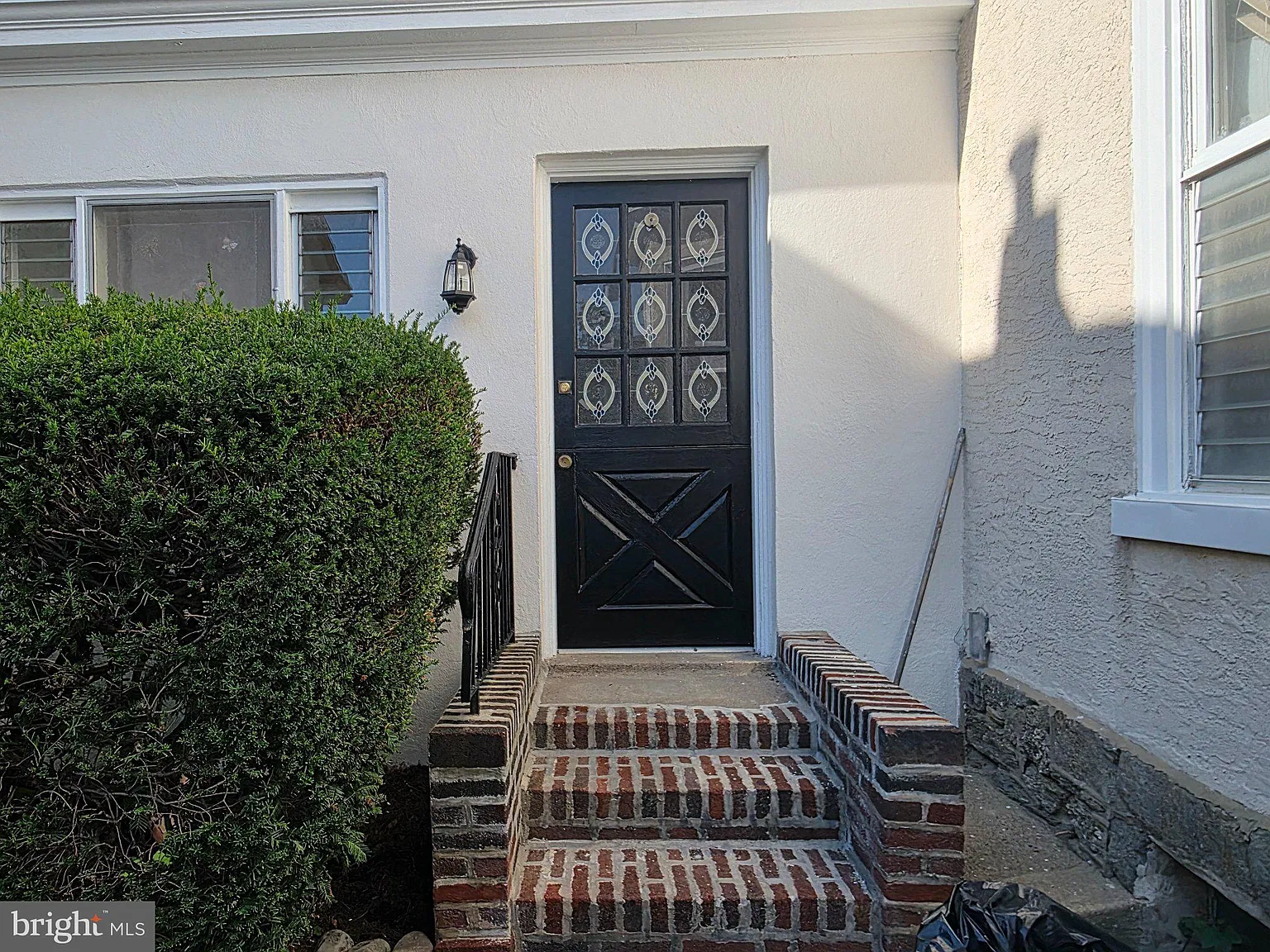 3 bed, 1.0 bath, 3886 sqft, $2,500 — Photo 4