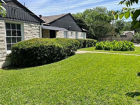3rd image of 607 S Britain Rd
