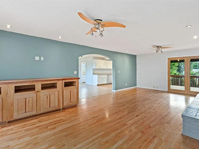 4011 E 23rd Ave — Photo 3
