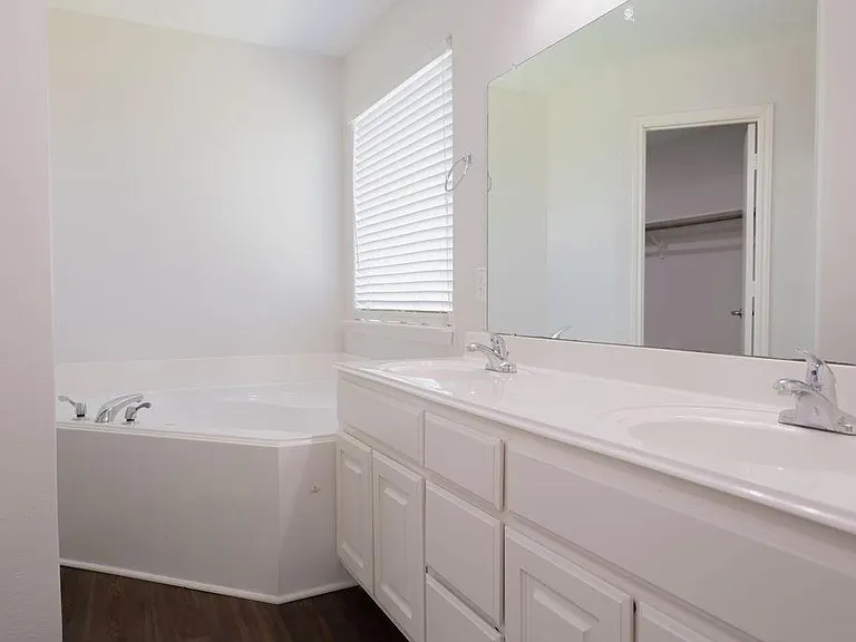 9514 Amberjack Dr — Photo 23