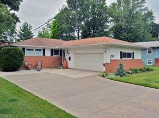 22055 Cottonwood Dr, Rocky River, OH