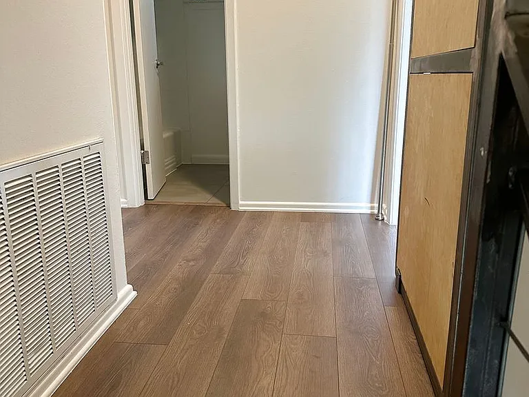 5100 Orleans Ct — Photo 8