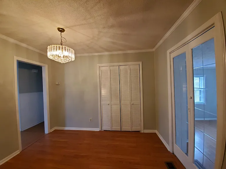 408 Desmond Dr — Photo 5