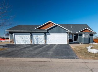 396 Overlook Dr, Ellsworth, WI 54011