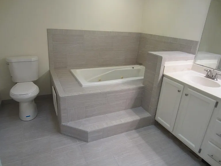 Master Tub