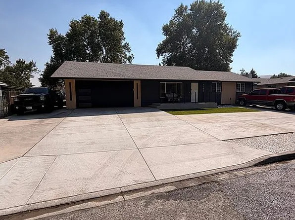 1103 W 42nd Ave, Kennewick, WA 99337