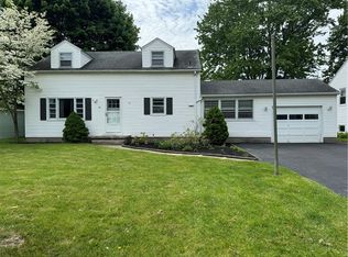 65 Alfonso Dr, Rochester, NY 14626