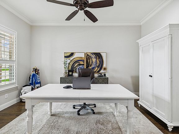 4th image of 720 Angelina Ln
