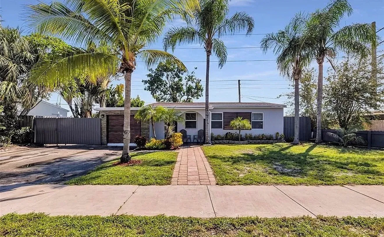 3 bed, 960 sqft, $2,880 — Photo 1
