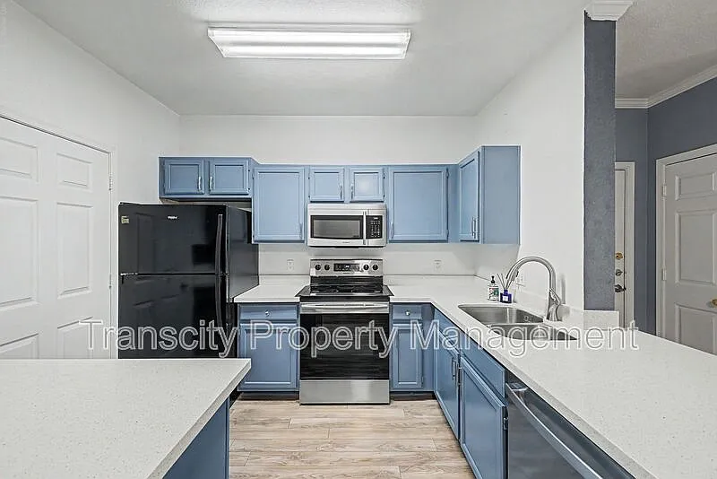 2 bed, 2.0 bath, 1042 sqft, $1,295 — Photo 4