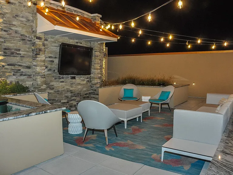 Aqua on 25th — Photo 11