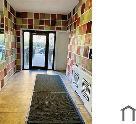 3rd image of 29 S Munn Ave APT 1J