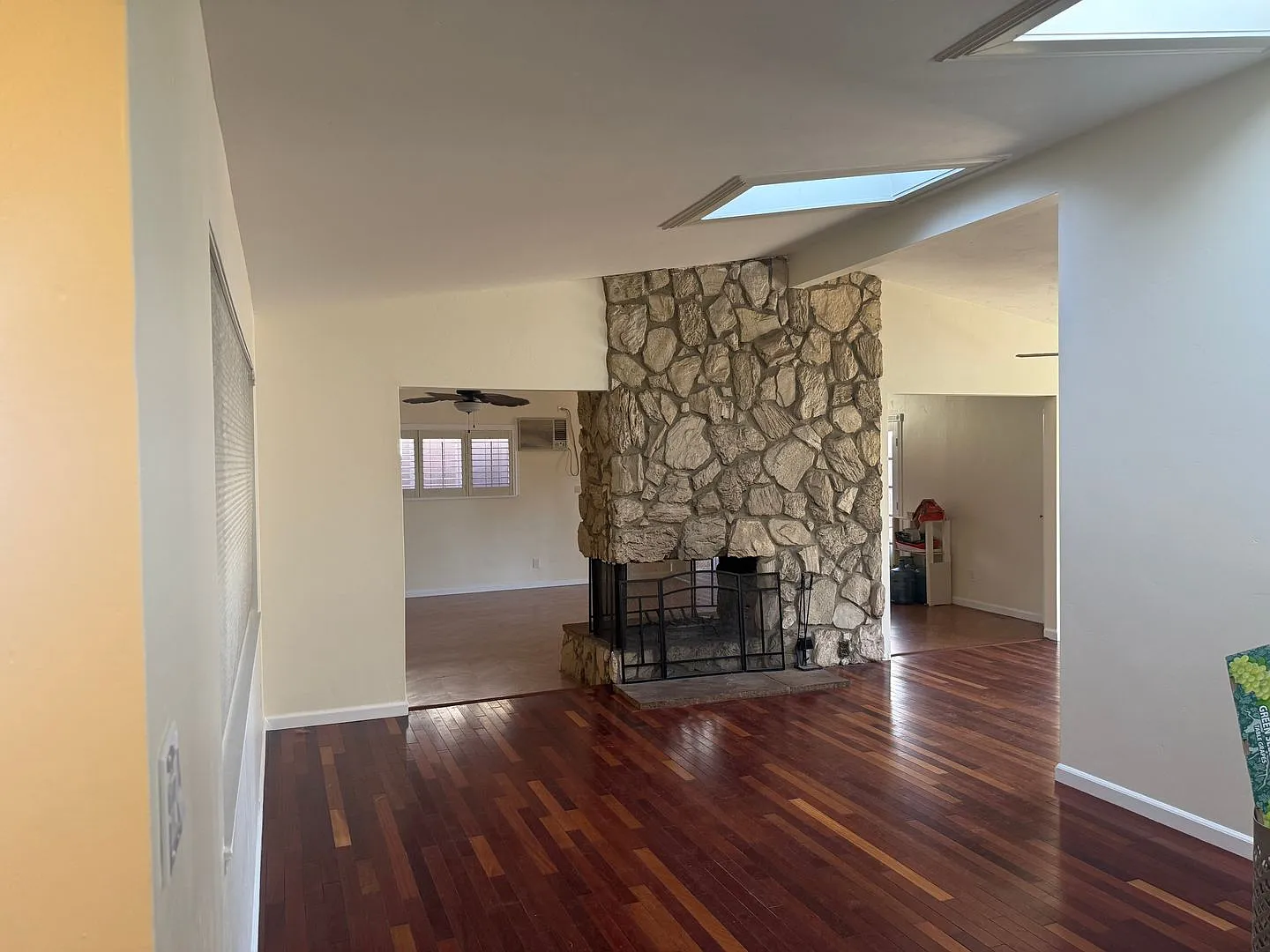 Showing only WED OCT 7@4:30pm-No garage, huge yards, Ranch style 3BR/2BA pet friendly home w/ sol... — Photo 1