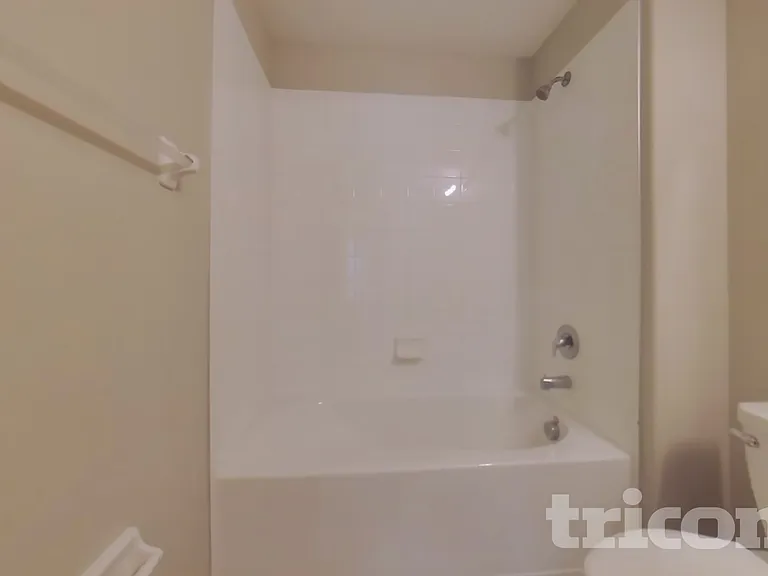1724 Broad Winged Hawk Dr — Photo 14