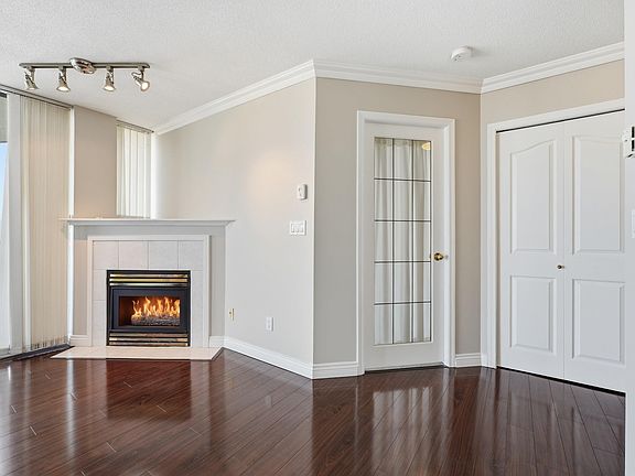 5th image of 739 Princess St #1701