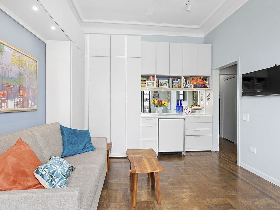 1st image of 140 W 69th St APT 124A
