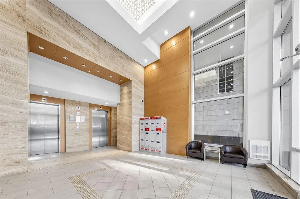 2 bed, 837 sqft, $2,700 — Photo 2